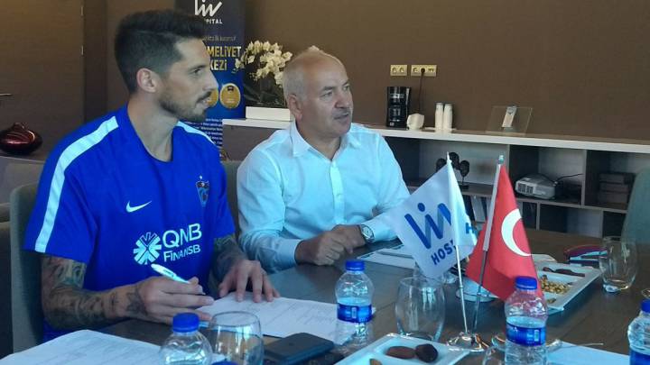 José Sosa abandona el Milán para fichar por el Trabzonspor