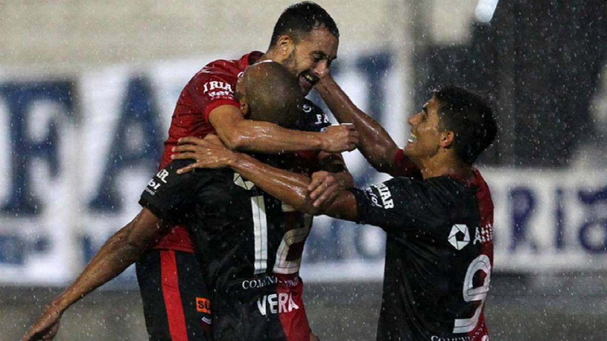 Colón mantuvo el invicto