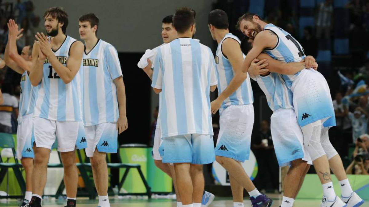 Scola guía el triunfo de Argentina sobre Paraguay