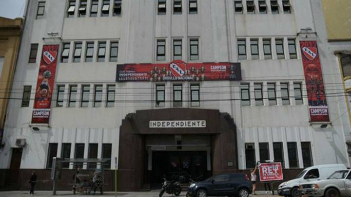 Allanan a Independiente por presunto lavado de dinero