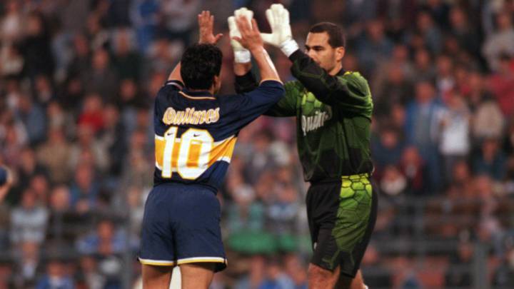 Chilavert vuelve a cargar contra Maradona: "Hace de monigote"