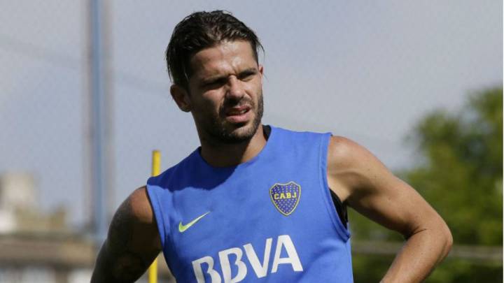 Gago se resintió de su lesión y se pospone su regreso