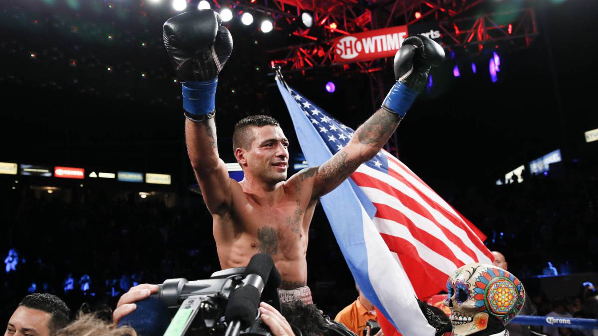 Óscar de la Hoya anuncia combate entre Pacquiao y Matthysse Óscar de la Hoya anuncia combate entre Pacquiao y Matthysse
