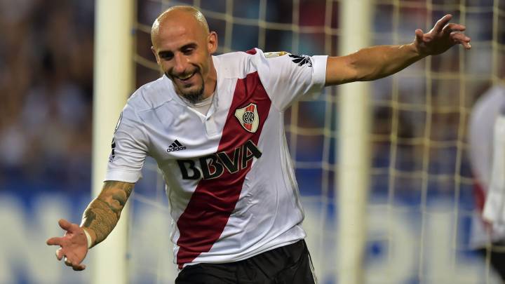 El equipo millonario sumó su primer triunfo en Copa Libertadores y ya comanda el grupo con cinco puntos junto a Flamengo. Decidió el gol de Pinola antes del descanso.