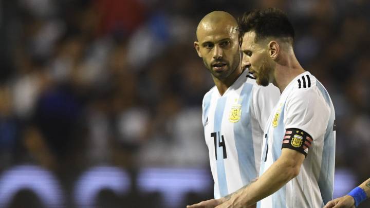 Junto a Mascherano se encargó de comunicar la decisión de no jugar. Su padre ya lo había hecho saber antes. El partido está cobrado por la AFA.