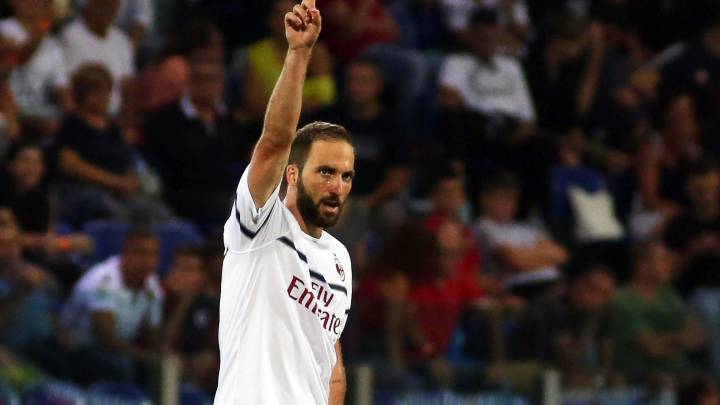 Higuaín ya sonríe en Milán