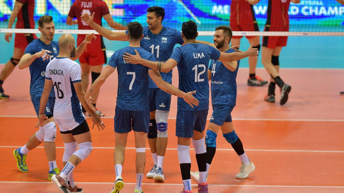 Argentina cae, pero está en la segunda fase del Mundial