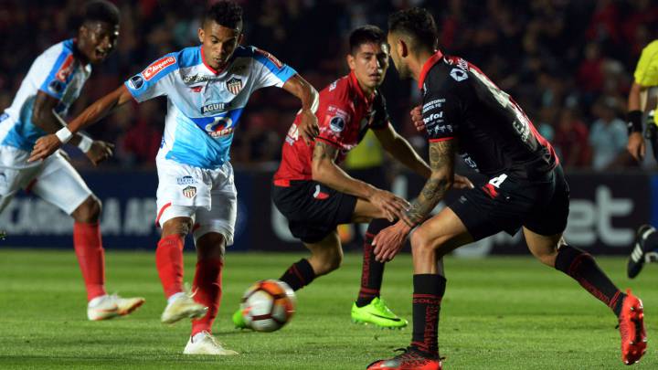 Sigue el Colón - Junior en vivo online, partido de vuelta de los octavos de final de la Copa Sudamericana desde Santa Fe. Hoy, 4 de octubre, en As.com.