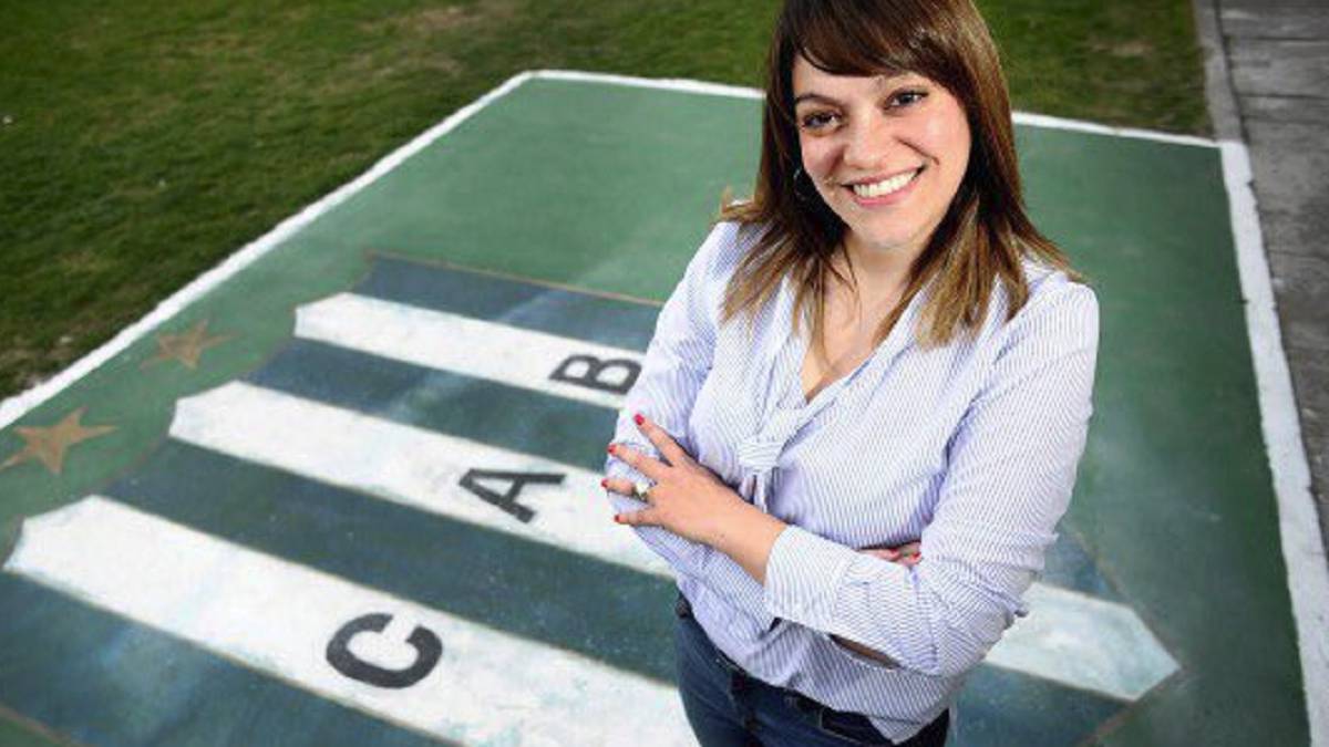 “Este es el acto más importante de mi vida”, expresó Barbuto en su asunción. Es la primera mujer que dirigirá un club en la máxima categoría en Argentina.