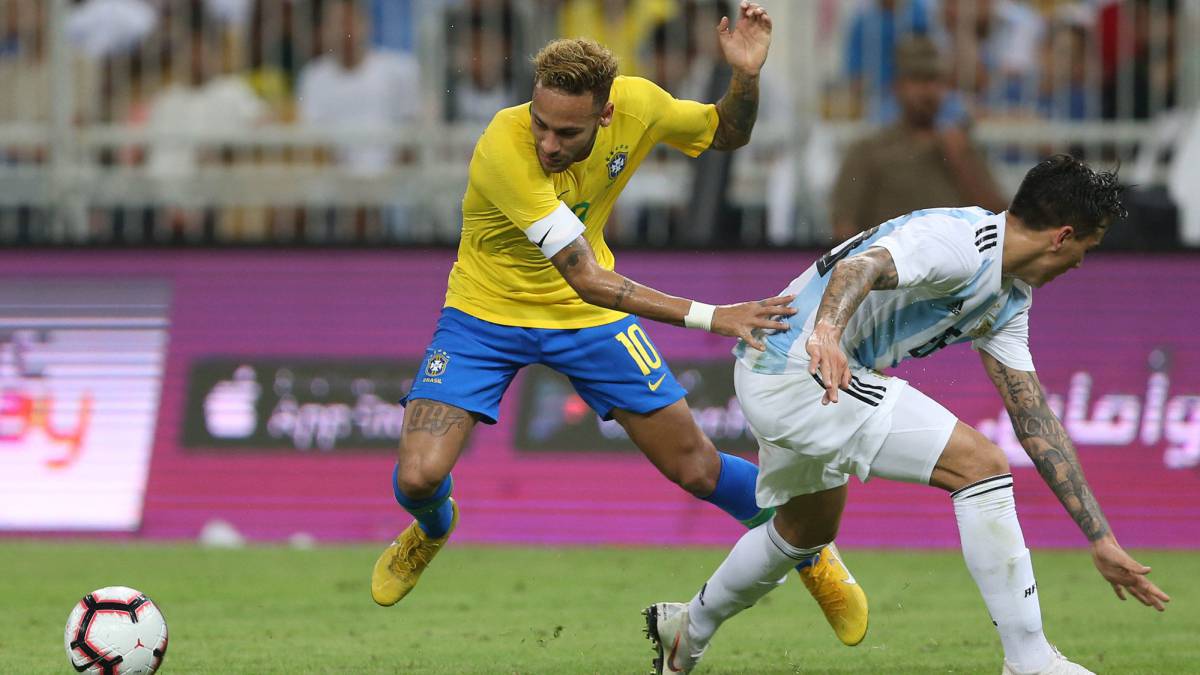 Neymar volvió loca a la Argentina: provocó tres amarillas