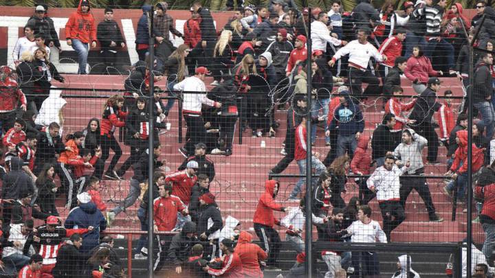 Newell's Old Boys 'Barras Bravas' attack squad members