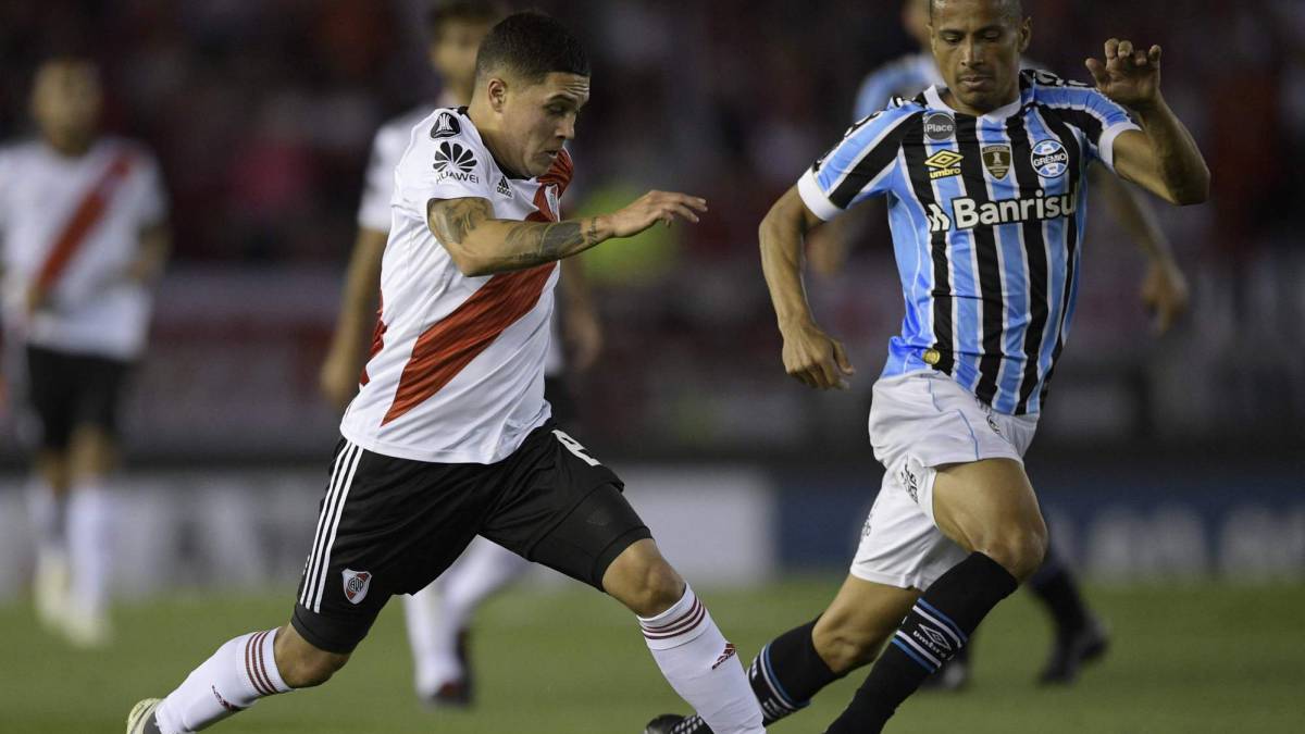 El técnico de River le pedió al mediapunta colombiano tomar la responsabilidad cuando River pasada por un mal momento en el primer tiempo ante Gremio.