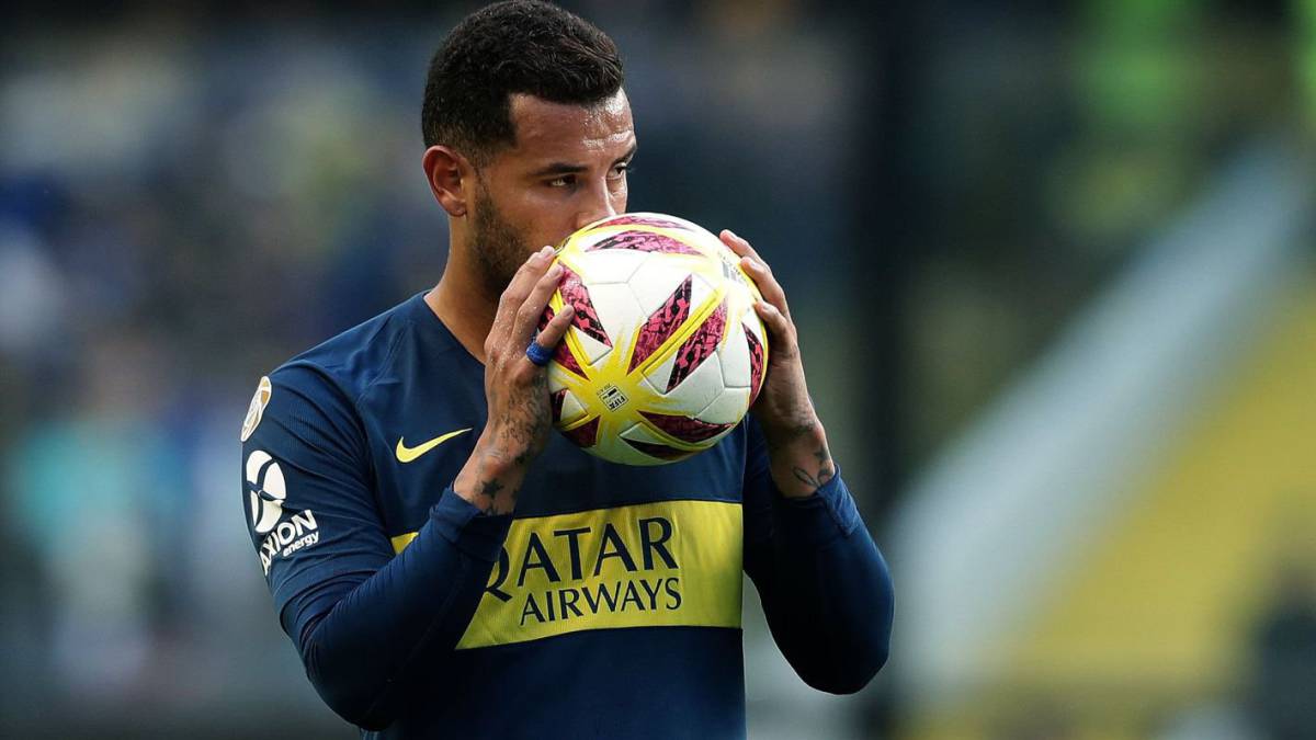Cardona y Almendra se quedaron afuera del banco de Boca