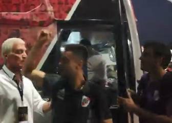Los hinchas de River celebran como un triunfo en Núñez
