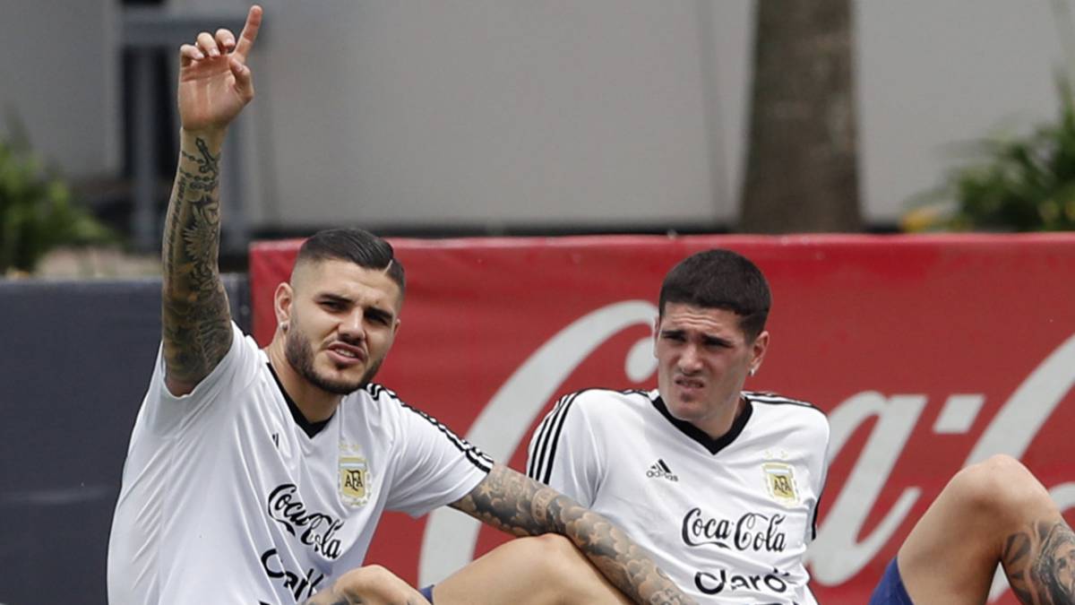 Mauro Icardi se sumó hoy al respaldo que le había brindado Sergio Romero a Lionel Scaloni, el entrenador interino del seleccionado argentino de fútbol.