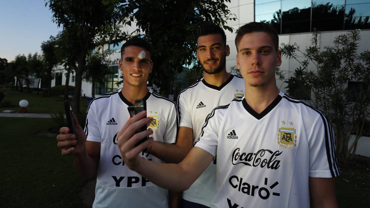 Selección: tres de un mismo club de la Premier por primera vez