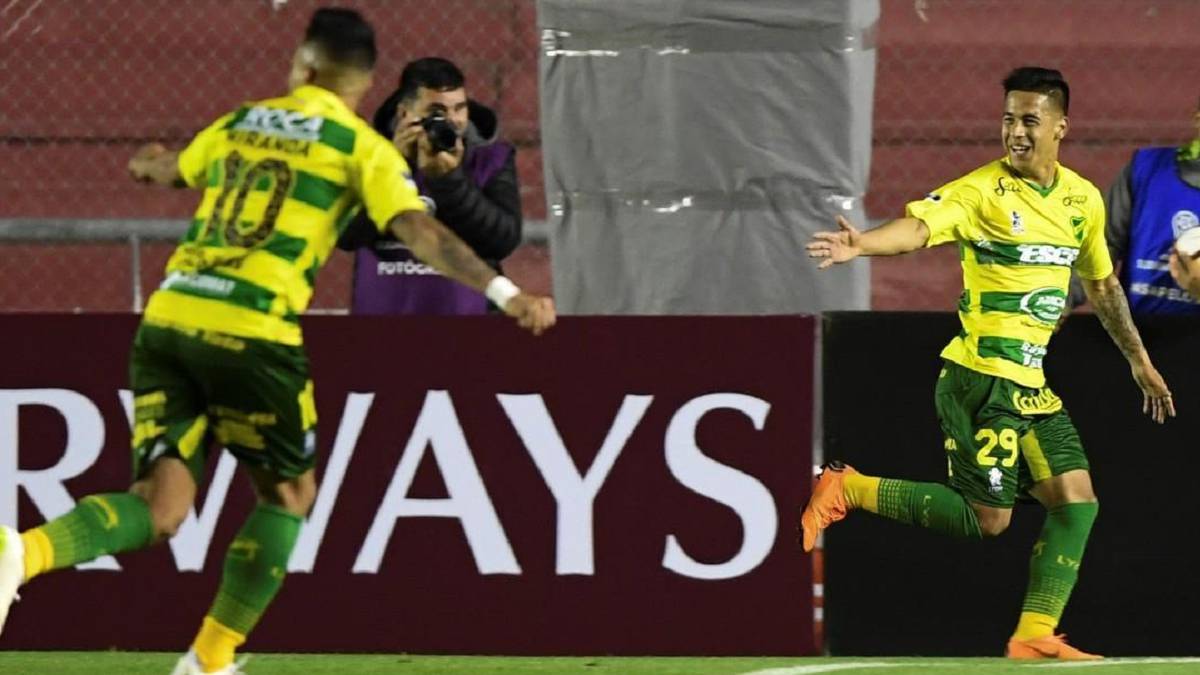 El partido fue aplazado en su día a los 29 minutos de juego y esta vez, con un clima mucho más favorable, se jugarán los minutos restantes.