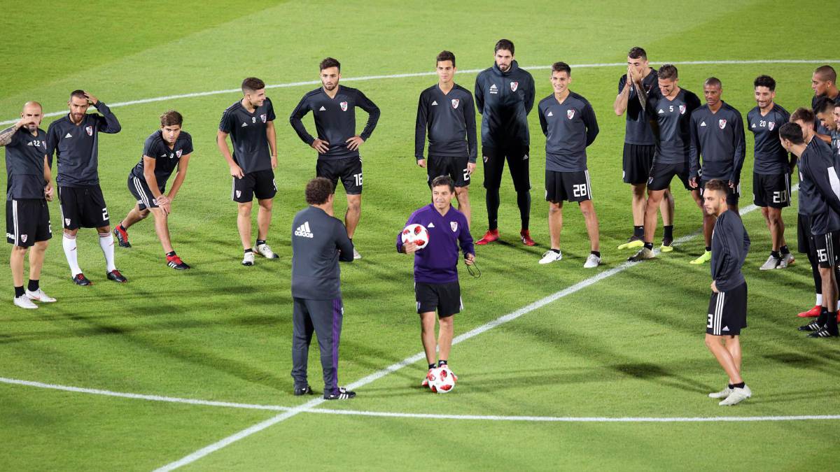 River completó su segunda práctica; Scocco, a la par