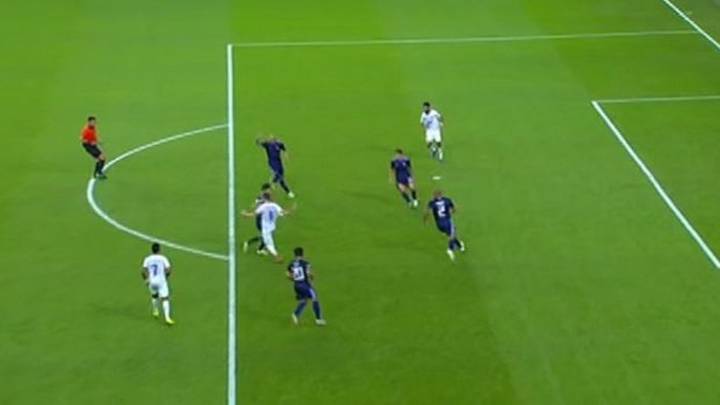 El VAR anuló un gol en fuera de juego del Al Ain a River.