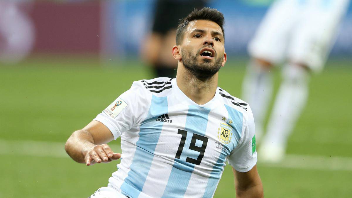 Luque, campeón del 78: "Al Kun no se le puede dejar afuera"