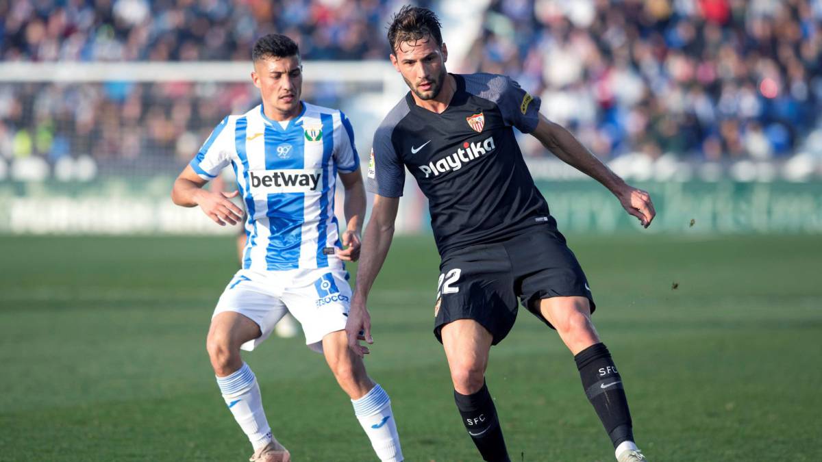 Según informó Martín Arévalo en Radio La Red, Burdisso ya ha contactado con el jugador y con el Sevilla para intentar la llegada del centrocampista.