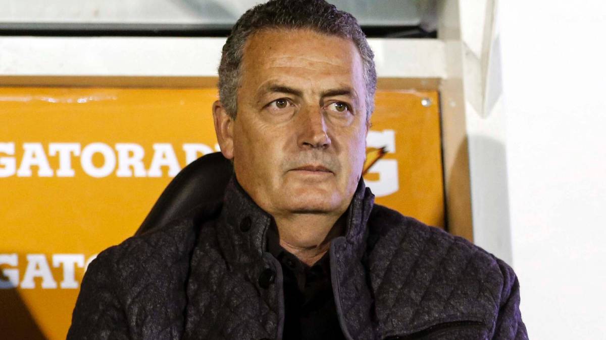 Alfaro firmará y dará comienzo su ciclo como DT de Boca