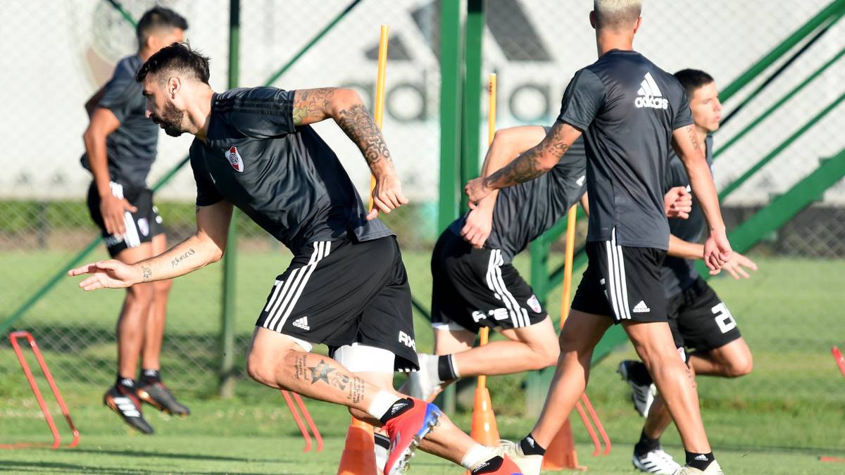 River se entrenó y repetiría equipo