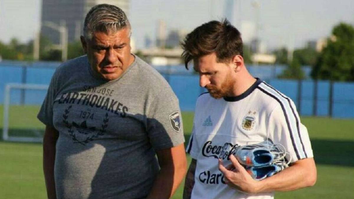 Tapia: "El mundo del fútbol espera el regreso de Messi"