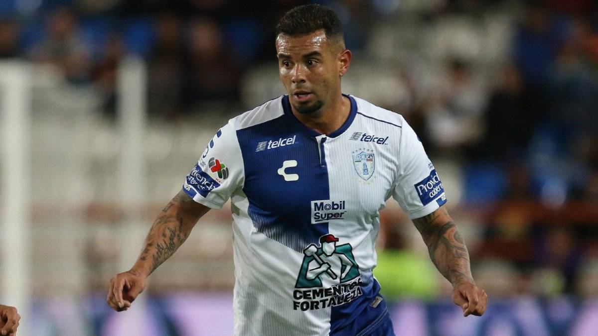 El colombiano, hoy en Pachuca, aseguró que ningún dirigente xeneize se comunicó con él para extender su préstamo: “Esperé hasta diciembre”.