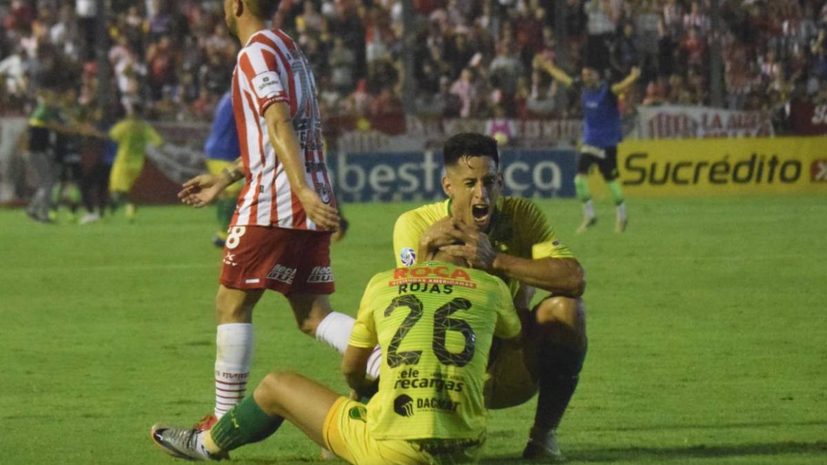 Defensa y Justicia se llevó los tres puntos con un gol en el descuento de Fernández. Marchó todo el encuentro por detrás y en el marcador pero de nuevo alcanza a Racing.