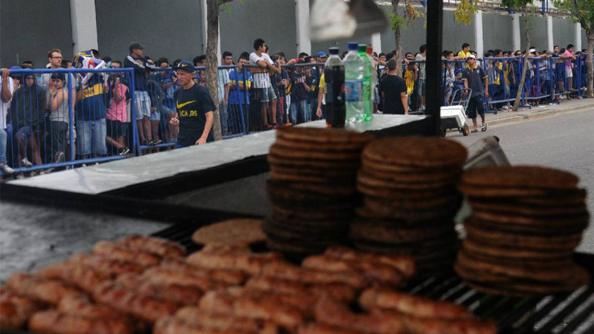 Adiós a los 'choris' de cancha en Buenos Aires