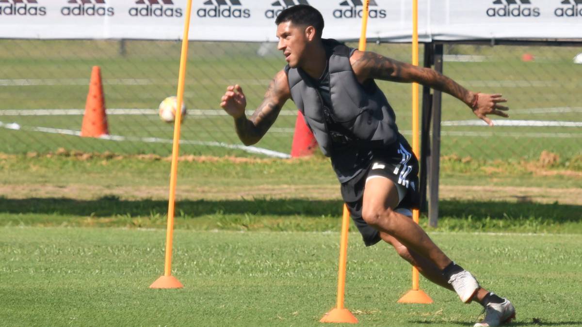 Gallardó paró el equipo con Rojas, con Quintero y sin Ponzio