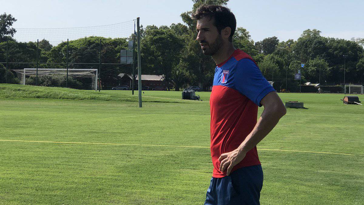 Echeverría presento su dimisión como técnico de Tigre