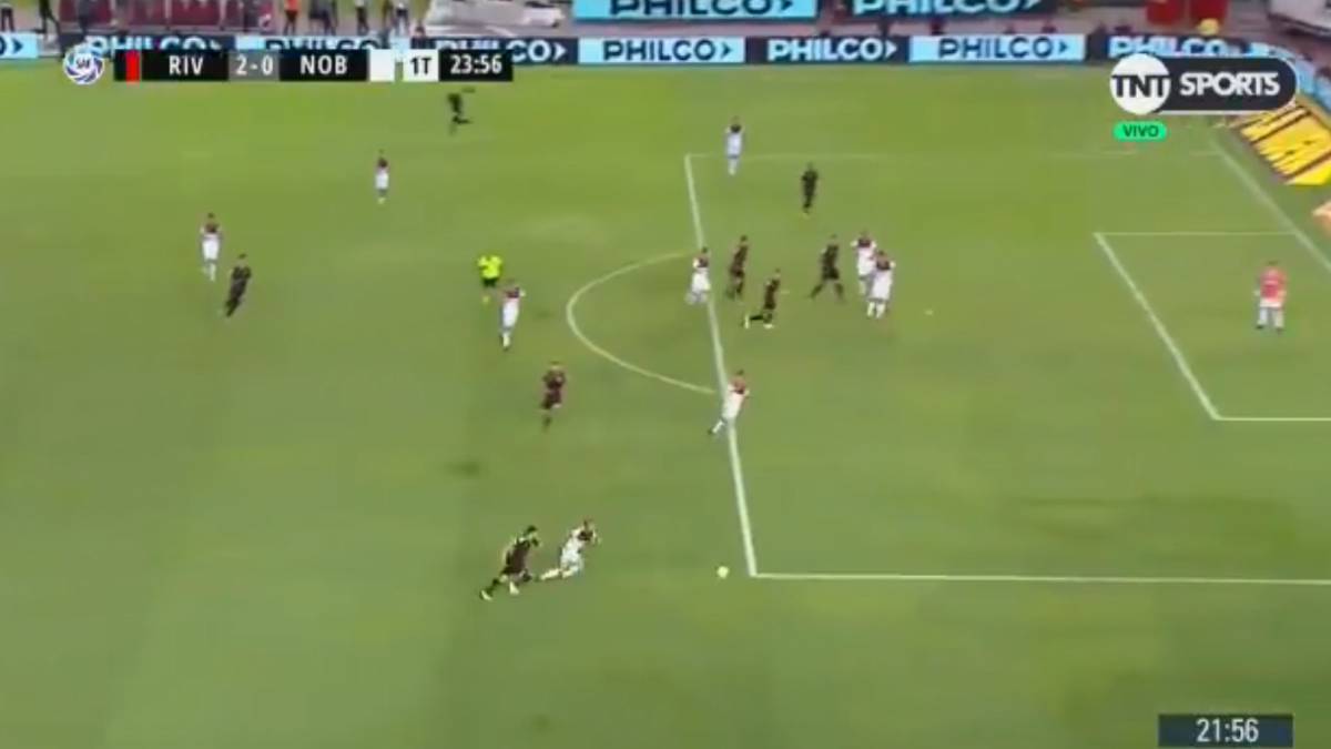 Imparable Mayada: carrera y pase medido en el gol de Suárez