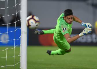 Boca se salvó de milagro: triple salvada bajo palos