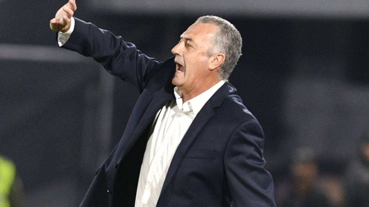 El técnico xeneize se mostró contento con la actitud de sus jugadores y destacó individualmente a varios de ellos por su desempeño.
