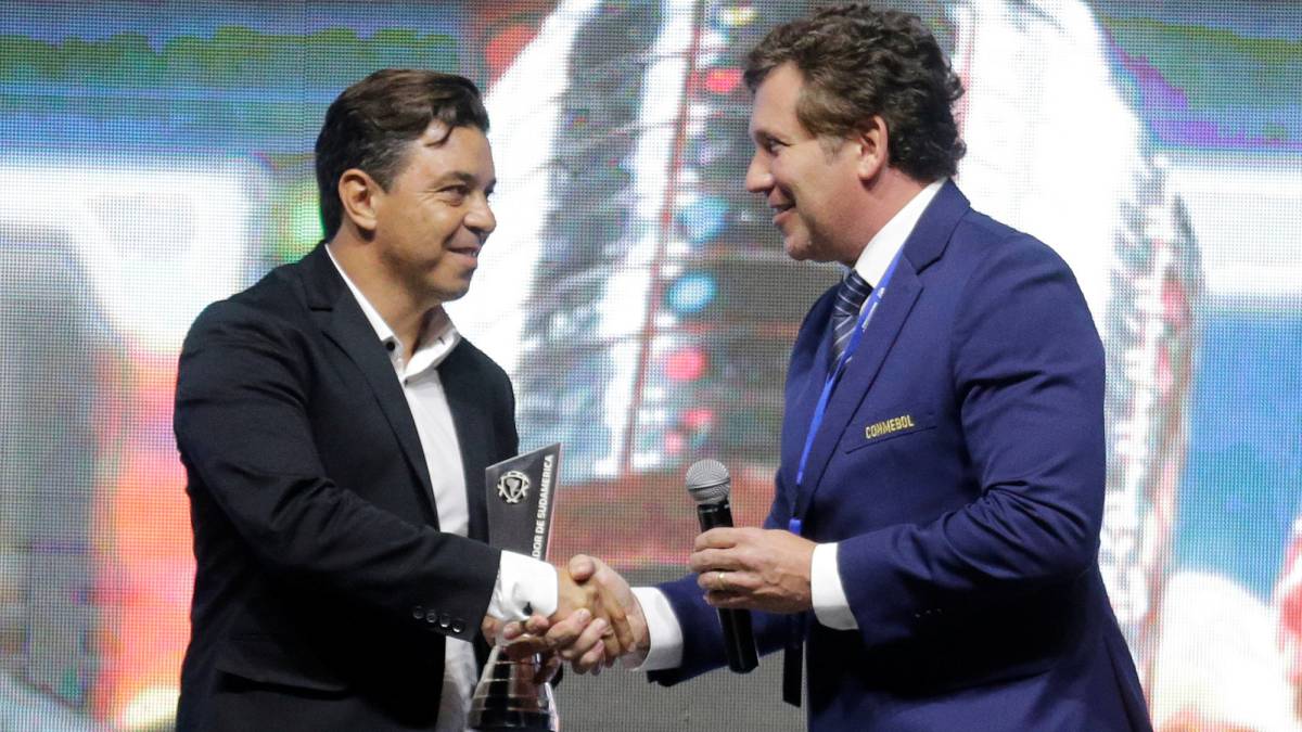 Marcelo Gallardo fue reconocido por la Conmebol en Asunción