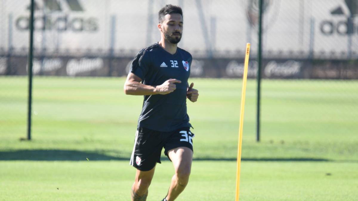 Otra lesión para Scocco: se volvió a desgarrar el gemelo