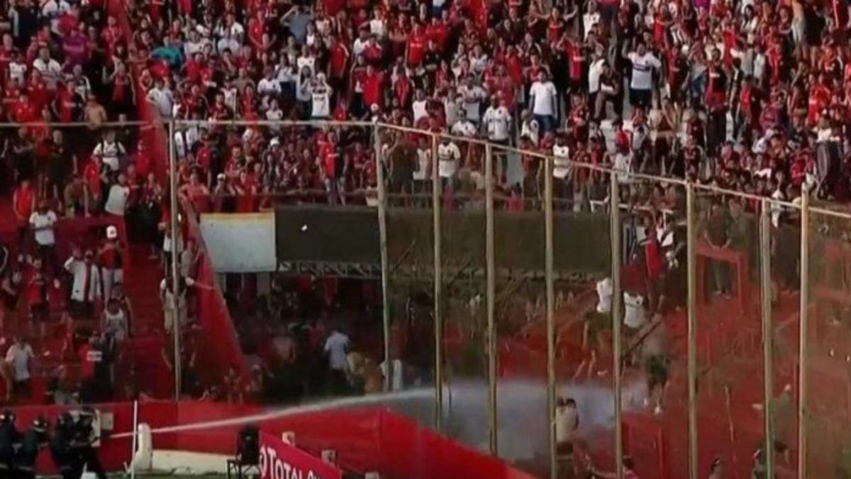 La AFA sancionó a Newell's por los incidentes en Unión