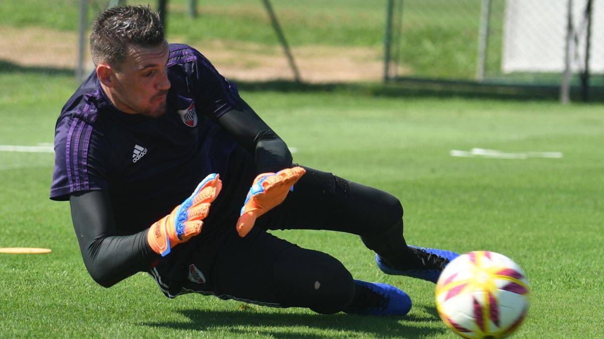 Franco Armani en un entrenamiento de River Plate.