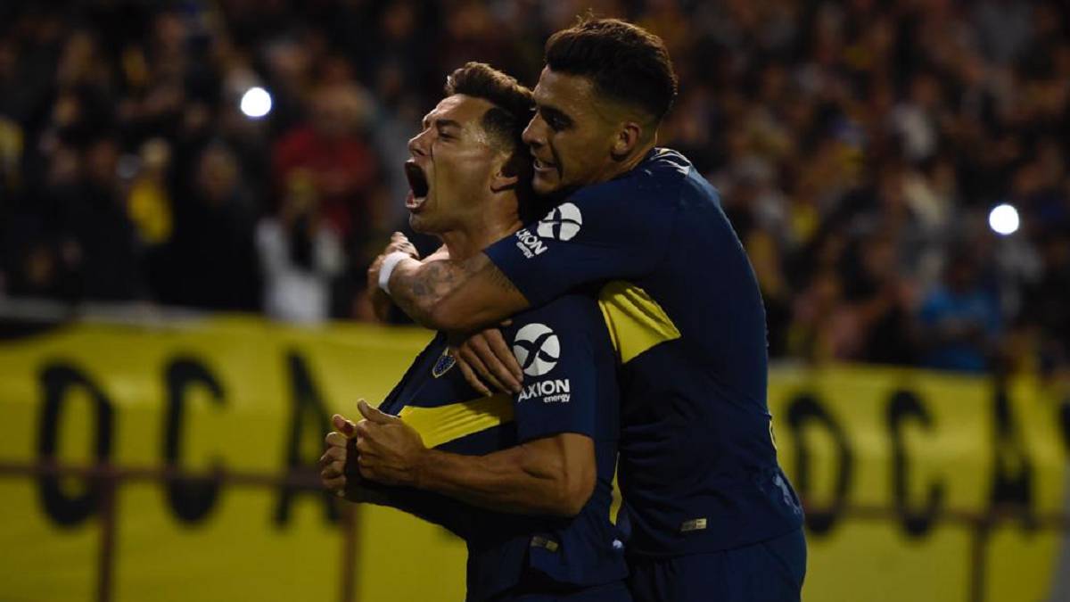 El Xeneize venció 2-0 a Estudiantes de Río Cuarto y clasificó a 16vos. de final de la Copa Argentina. Wanchope y Zárate, los goles.
