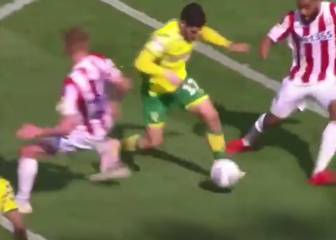¡Se va de todos! Emi Buendía a lo Messi en Inglaterra