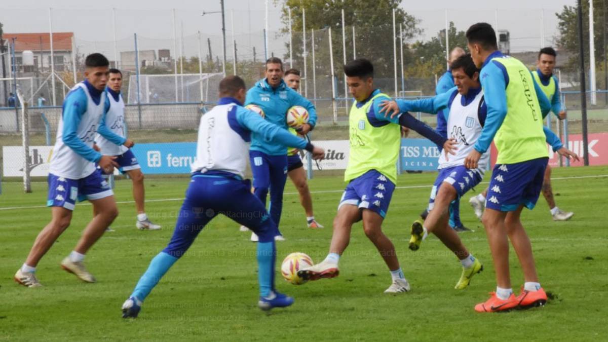 El plantel de Racing se entrena con vistas al partido de Copa de la Superliga frente a Estudiantes.