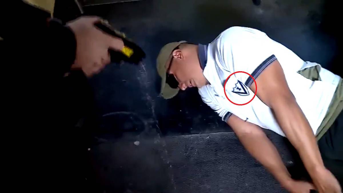 Vélez repudia video oficial explicando las pistolas Taser