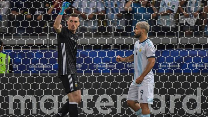 La Selección Argentina igualó 1-1 ante Paraguay y quedó tercero en el grupo. Deberá ganarle a Qatar para clasificar a cuartos.