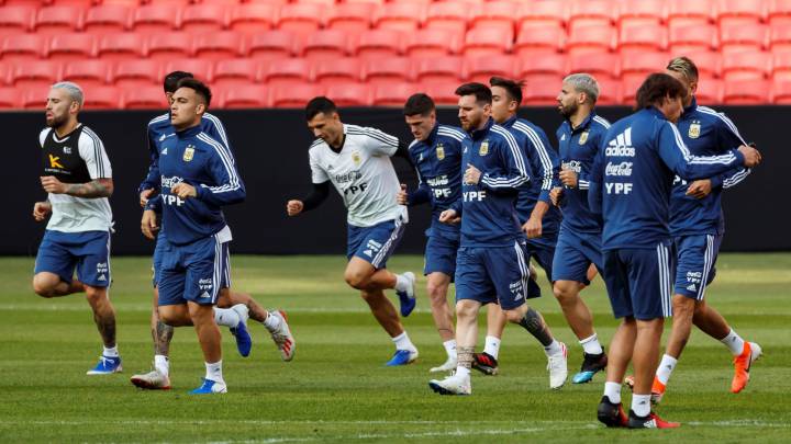 Latorre, crítico: "En Argentina todo es por el momento"