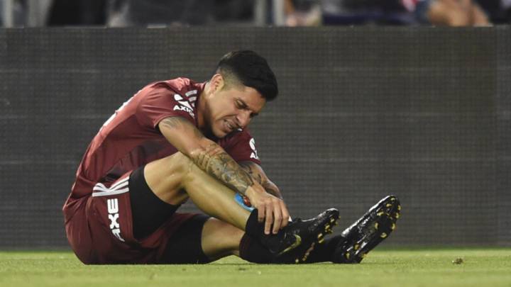 La lesión de Enzo Pérez, una mancha en la noche