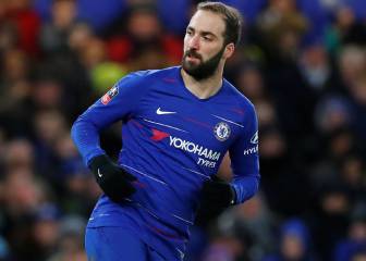 Higuaín sigue teniendo 'novias'