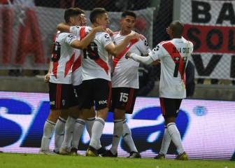 River avanza en penales