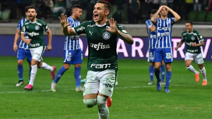 Con ayuda del VAR, Palmeiras sacó a Godoy Cruz de la Copa